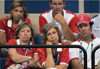 SI NO QUIERES ABURRIRTE COMO ESTA CUADRILLA...&iexcl;PASATE POR EL LOKA!